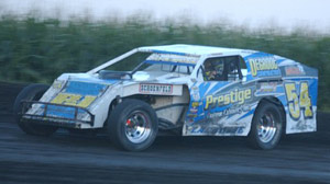 Benji LaCrosse wins 2011 IMCA Night of 1000 Stars Modified feature on Bassett 15x8 IMCA D-hole Chrome Wheels.