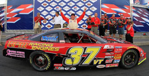Brian Hoar wins 2011 ACT Series Championship using Bassett 15x8 Wide-Five Wheels.
