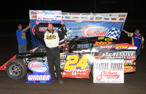 Benji LaCrosse wins 2011 IMCA Night of 1000 Stars Modified feature on Bassett 15x8 IMCA D-hole Chrome Wheels.