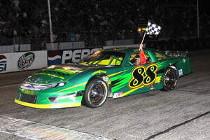Jeff Taylor wins ACT Race in 2011 using Bassett 15x8 D-hole Lightweight Wheels.